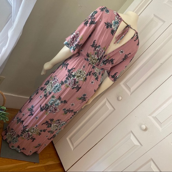 Band of Gypsies // Floral Romper & Train - Picture 10 of 13